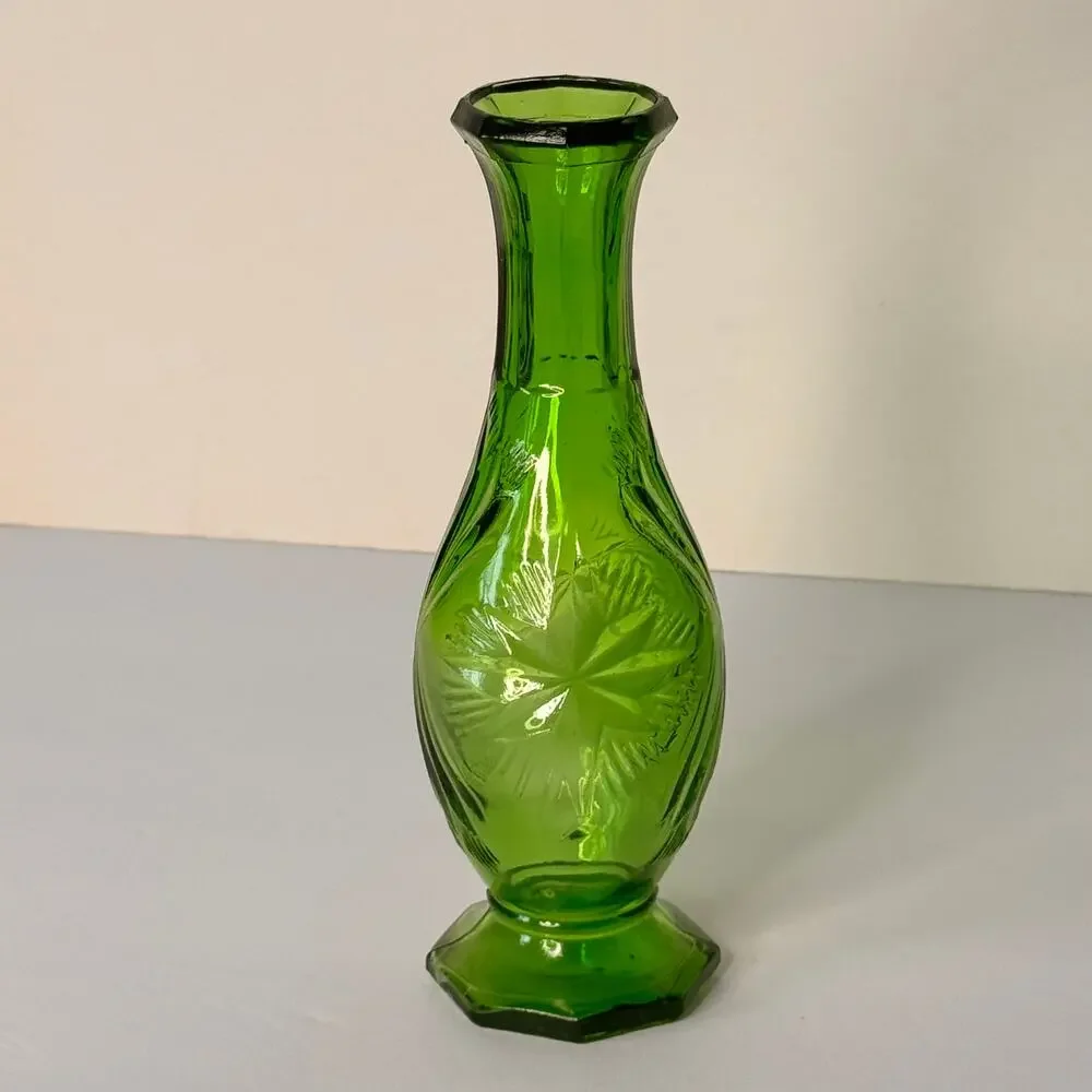 Emerald Green Starburst Pattern Antique Glass Bud Wildflower Vase 7